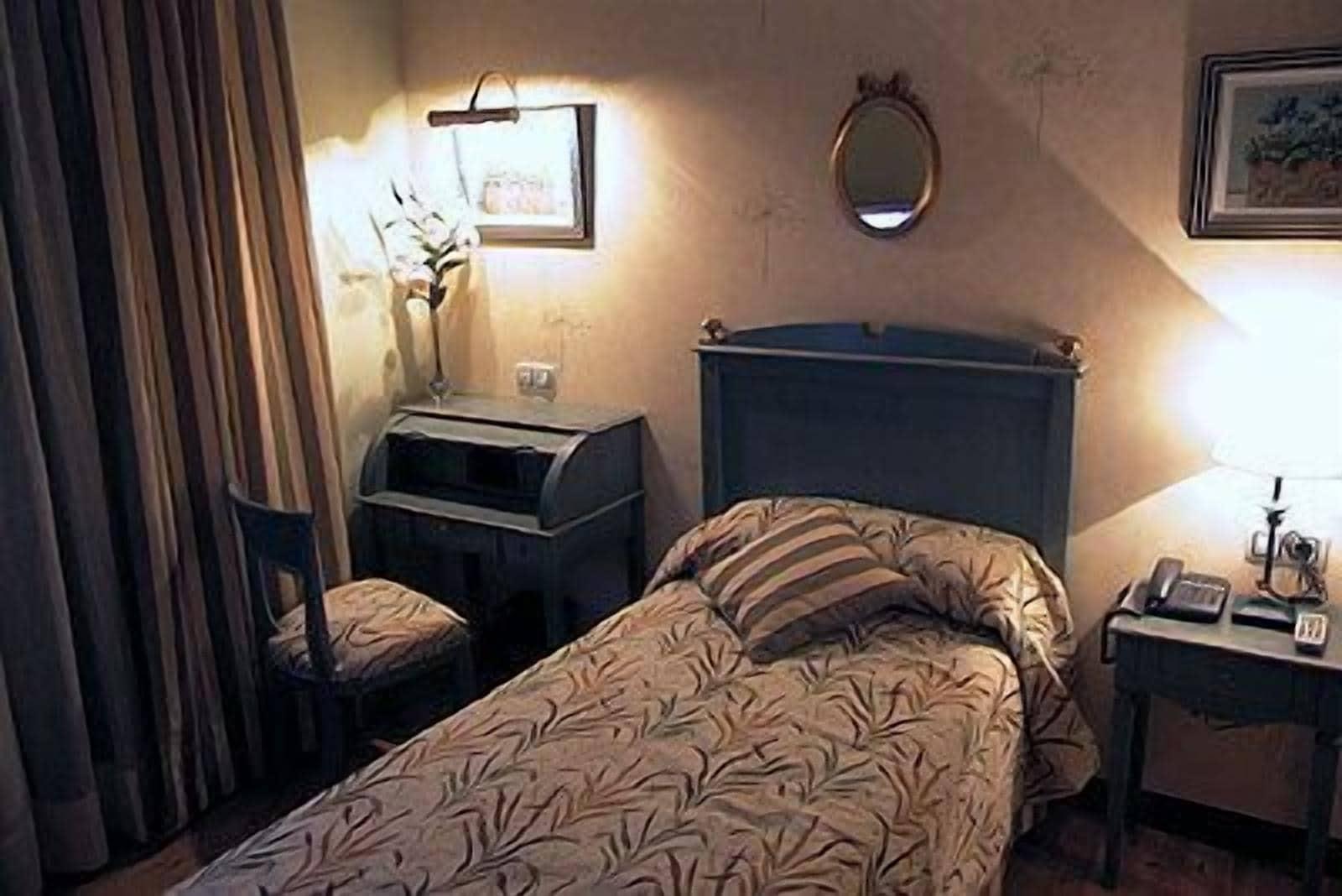 Hotel Santiago Benavente Extérieur photo