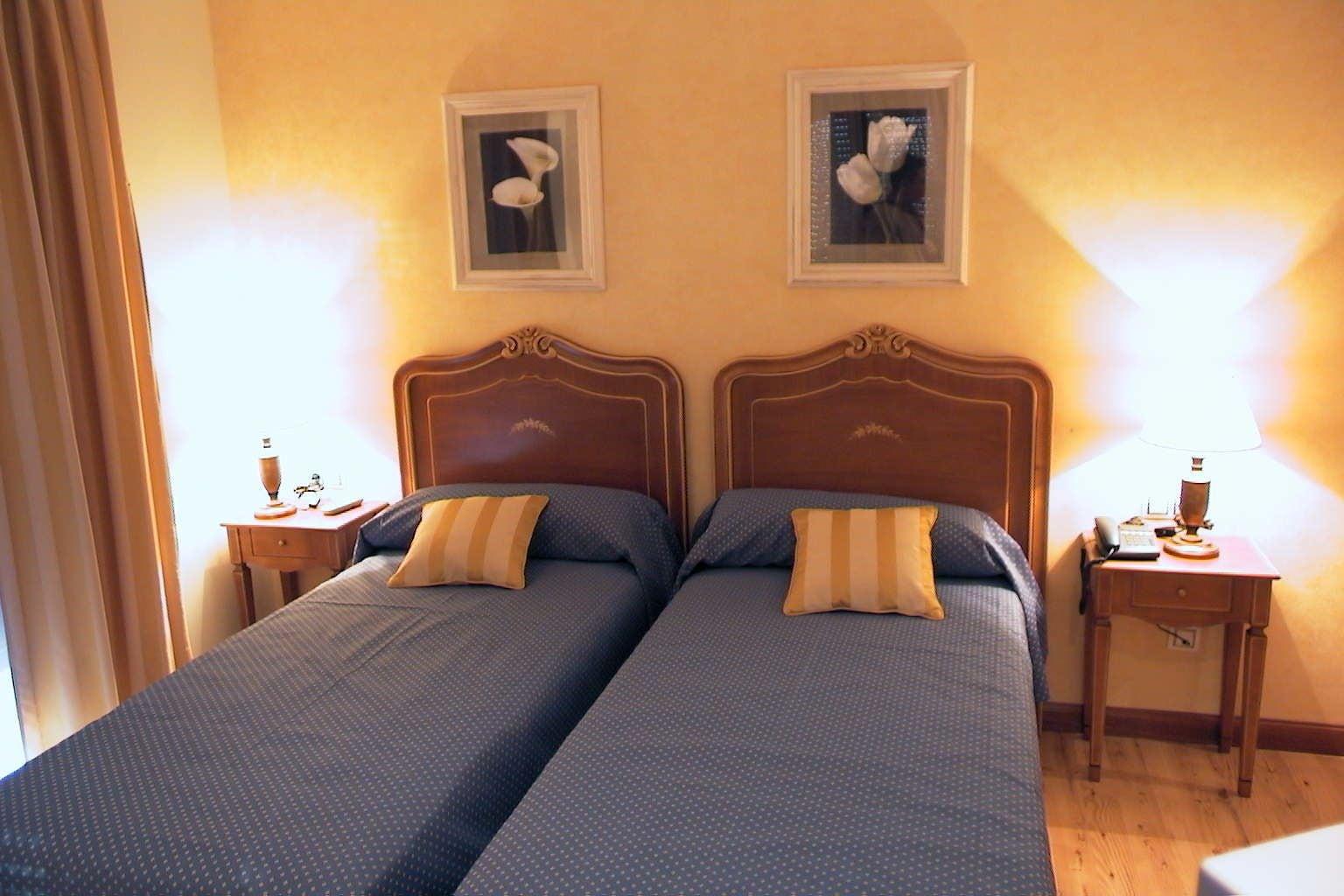 Hotel Santiago Benavente Extérieur photo