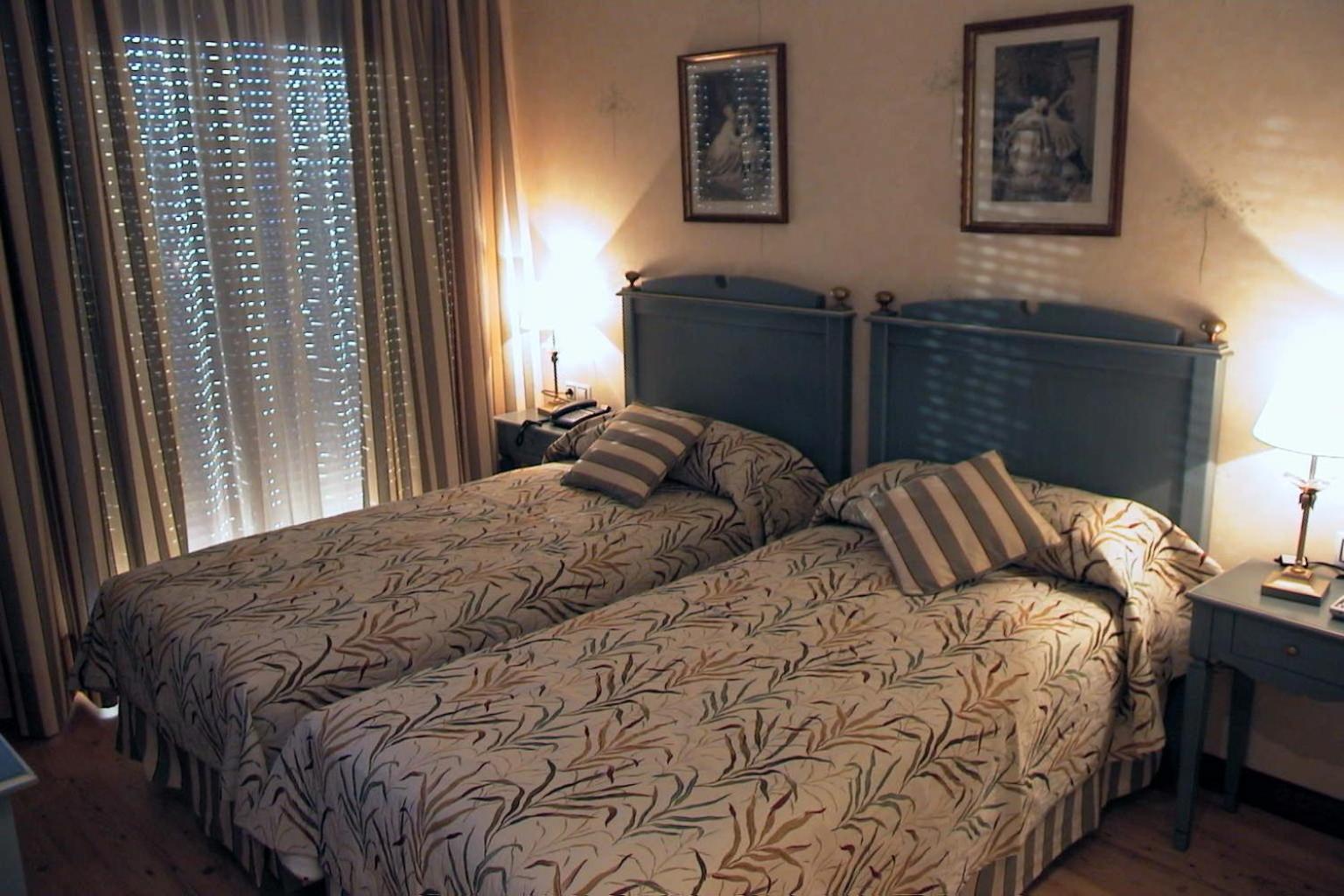 Hotel Santiago Benavente Extérieur photo