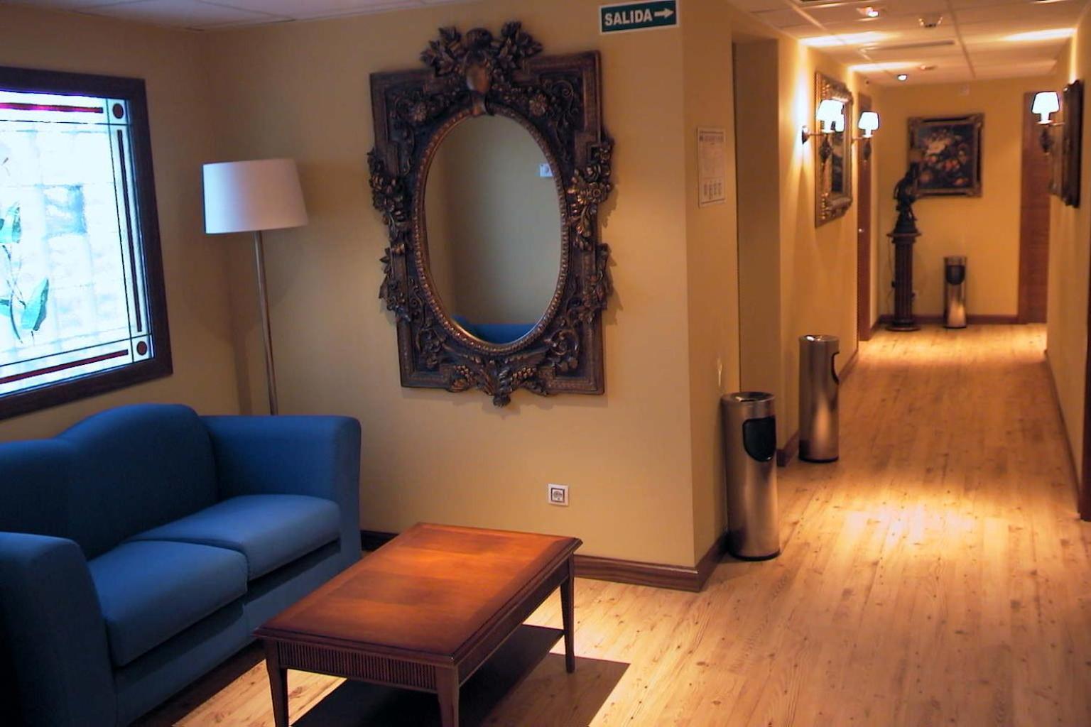 Hotel Santiago Benavente Extérieur photo