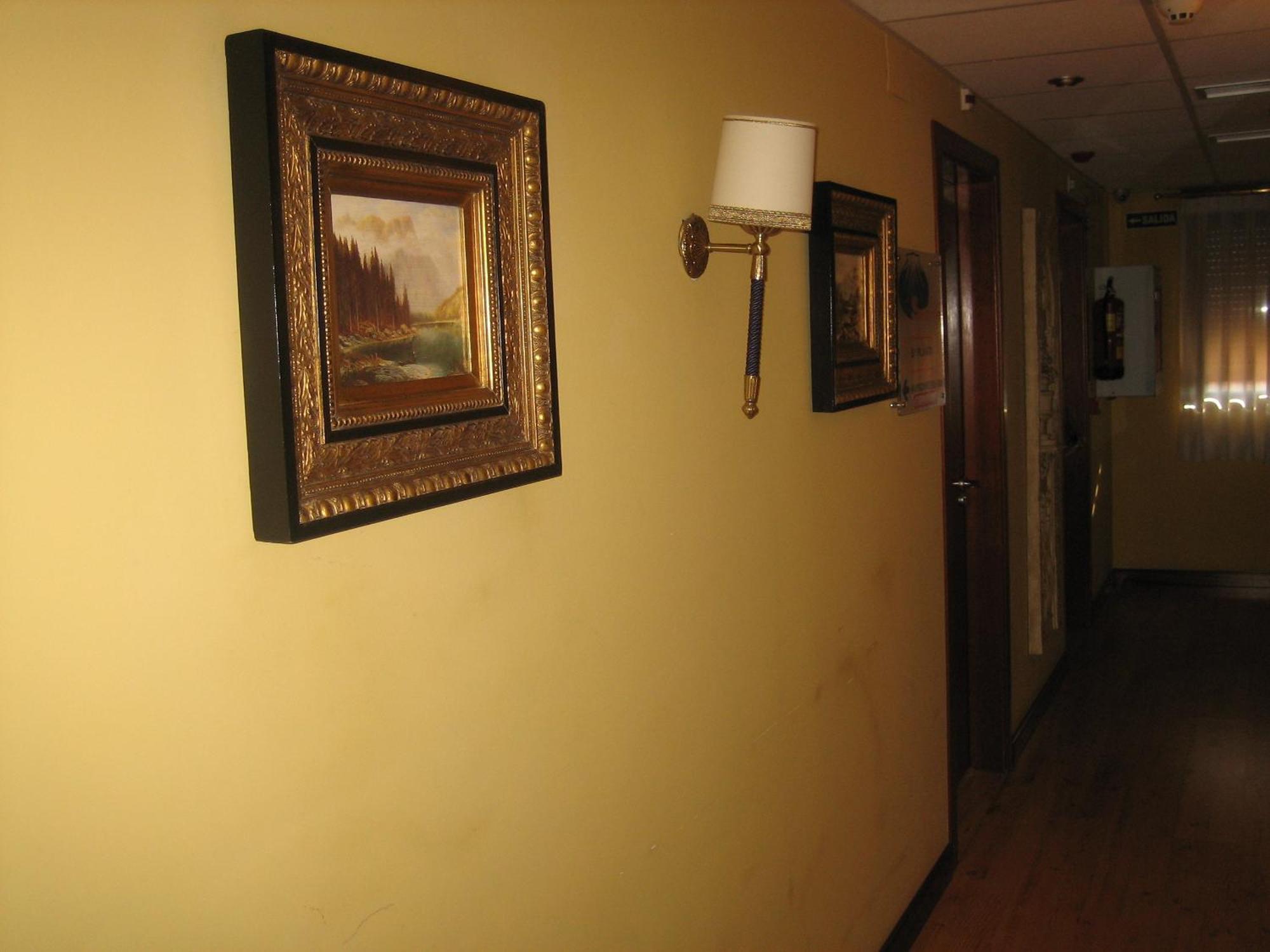 Hotel Santiago Benavente Extérieur photo