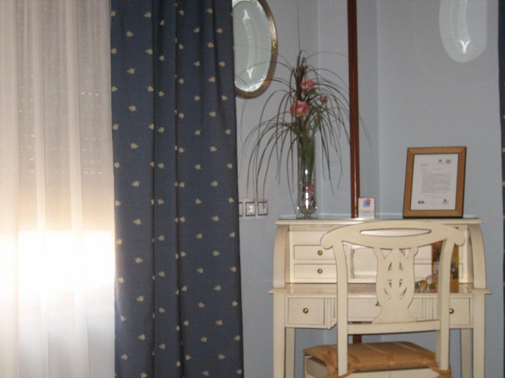 Hotel Santiago Benavente Extérieur photo