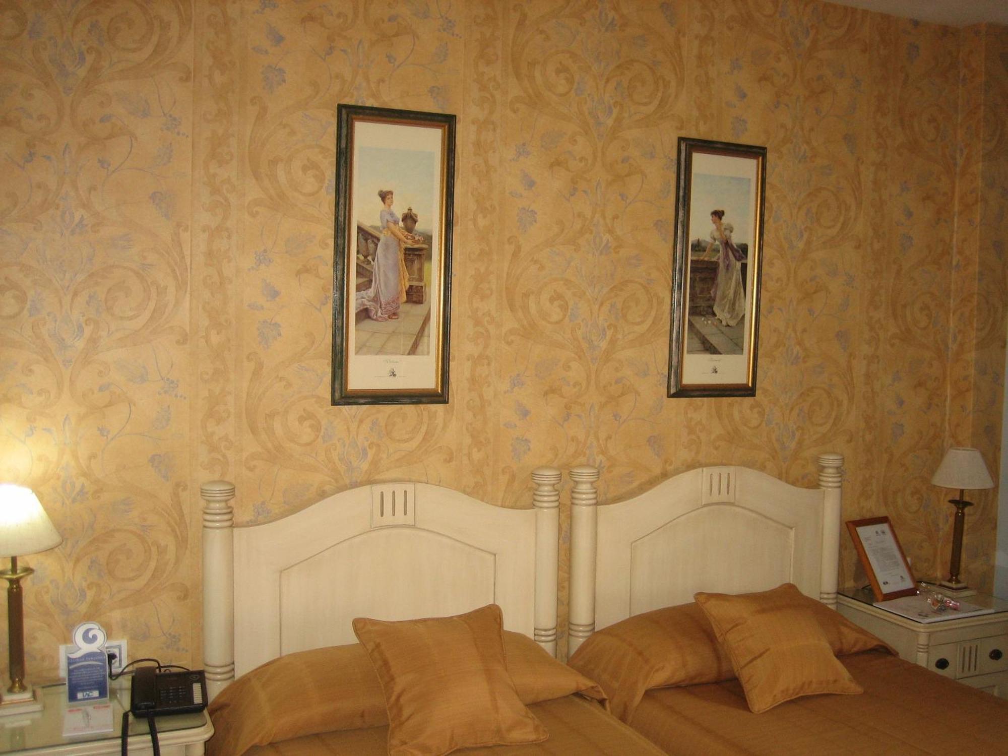 Hotel Santiago Benavente Extérieur photo