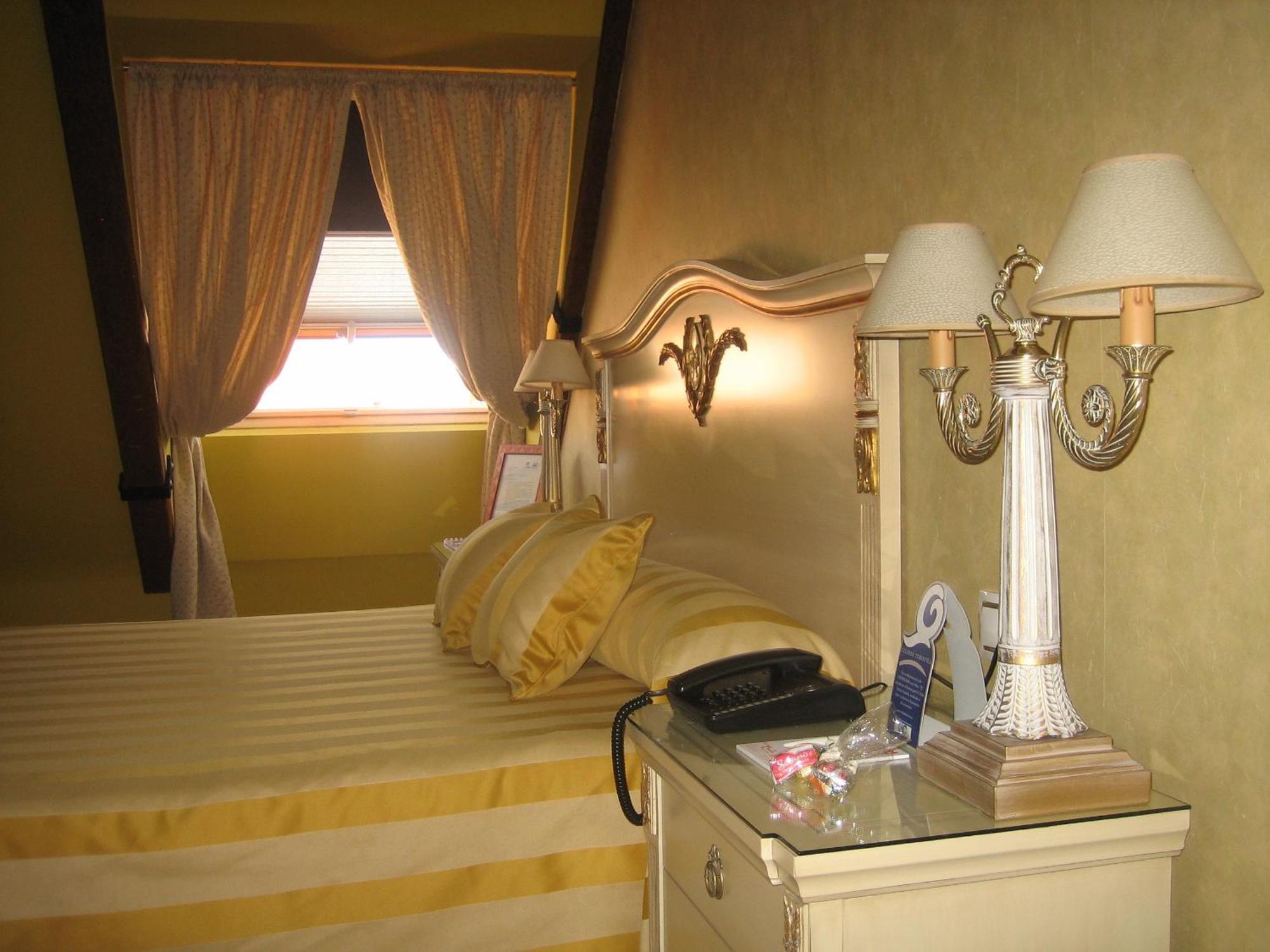 Hotel Santiago Benavente Extérieur photo